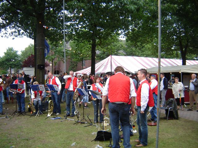 Het feest kan beginnen....de wandelaars zijn binnen..